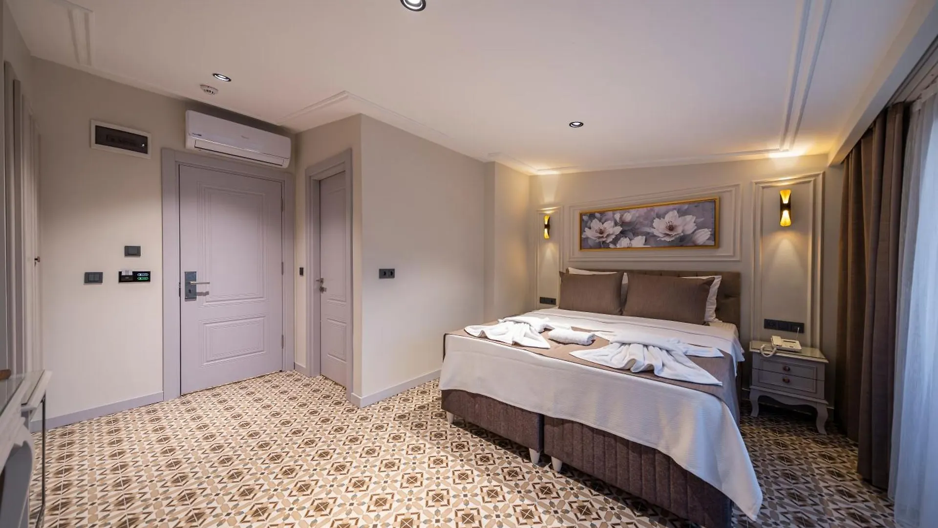 Pera Luna Premium Hotel Istanbul 0*,